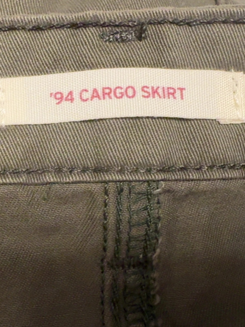 Levi’s Women’s 94’ Cargo Mini Skirt Size 25 NWT - Picture 5 of 9